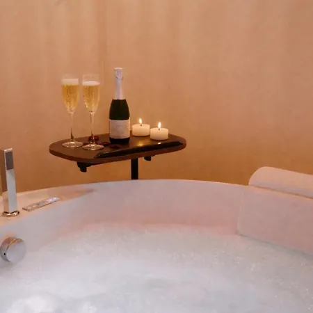 Romantique - Jacuzzi Privatif - King Size Chalet